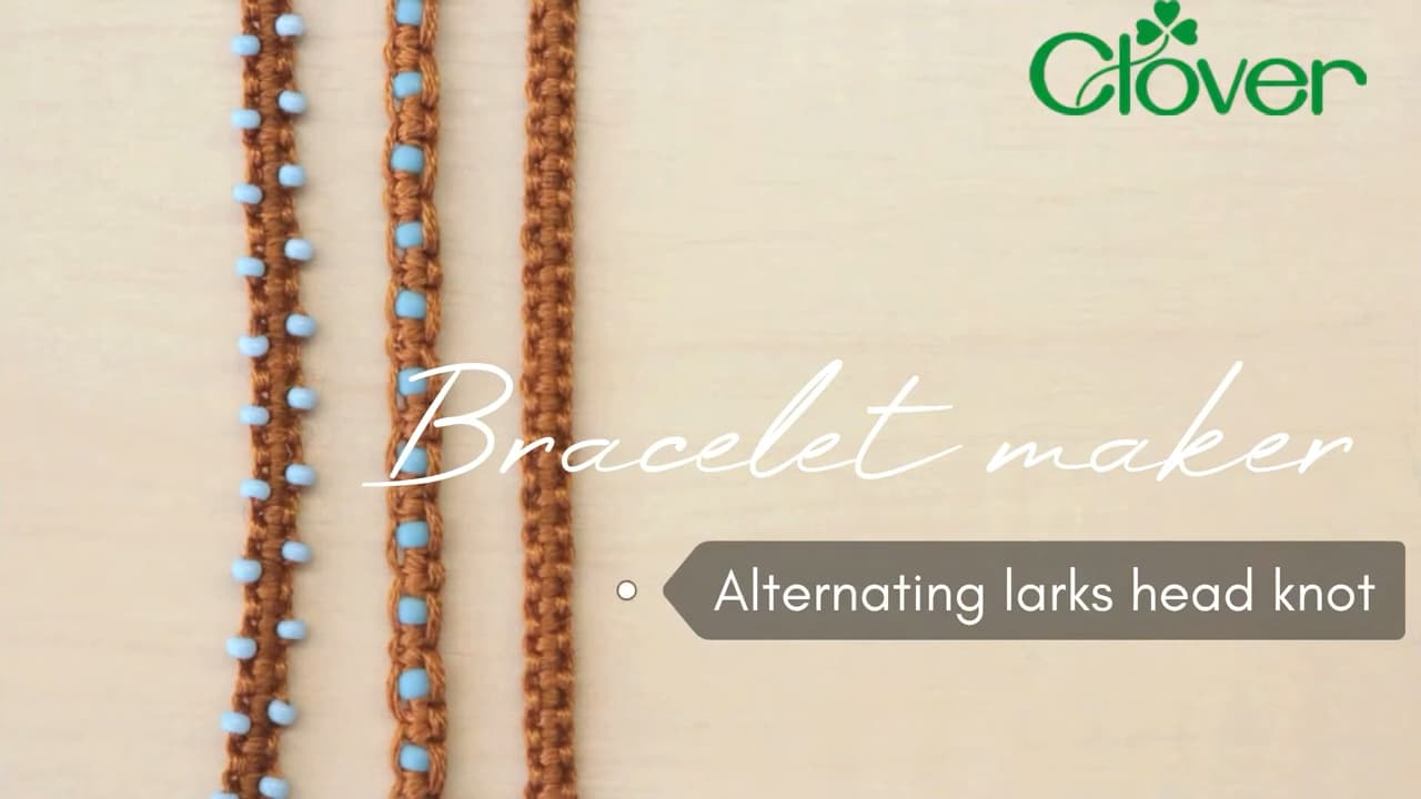 Bracelet Maker technique: Alternating larks head knot